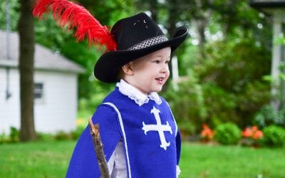 How to Make a Musketeer Costume for Halloween